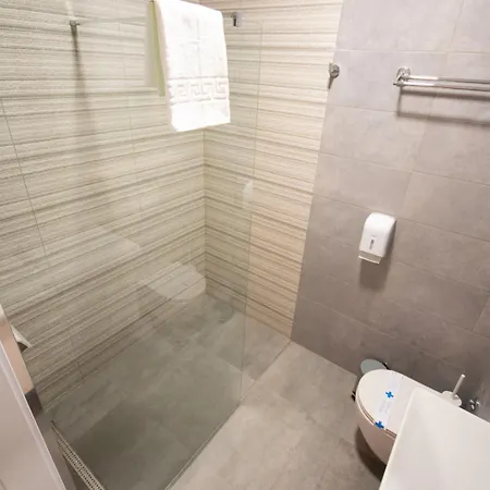 בית הארחה With Wifi - 25330 3*